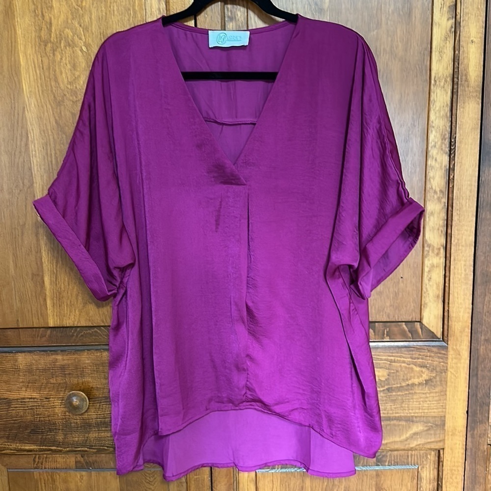 Lizzie’s Boutique Purple Crisscross VNeck with Dropped Sleeve/Rolled Hem Large